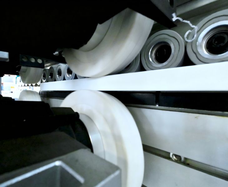 Precise Edge Banding for Narrow Panels and Strips
